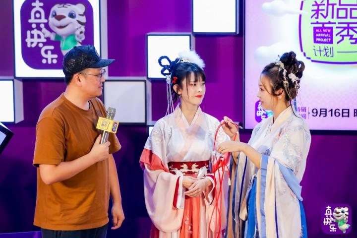 普及一下“小唐家乐园到底有挂吗！”开挂教程