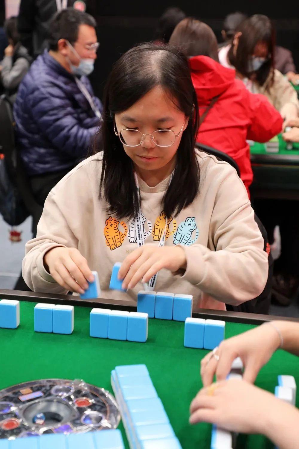 火爆全网!微乐贵阳麻将怎么分辨开挂”(确实是有挂)-哔哩哔哩