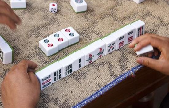 我来教大家！越乡游义乌麻将拼三张其实是有挂的(怎么提高赢牌率)