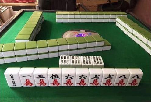 终于懂了！情怀麻将确实有挂的(怎样设置才容易赢)