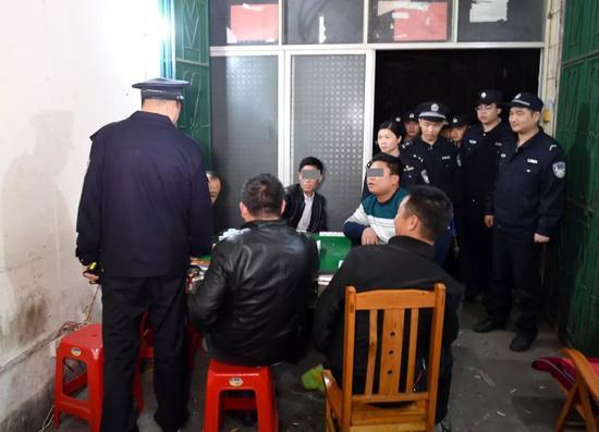 中至赣州麻将怎样有好牌(揭秘手机上规律攻略)