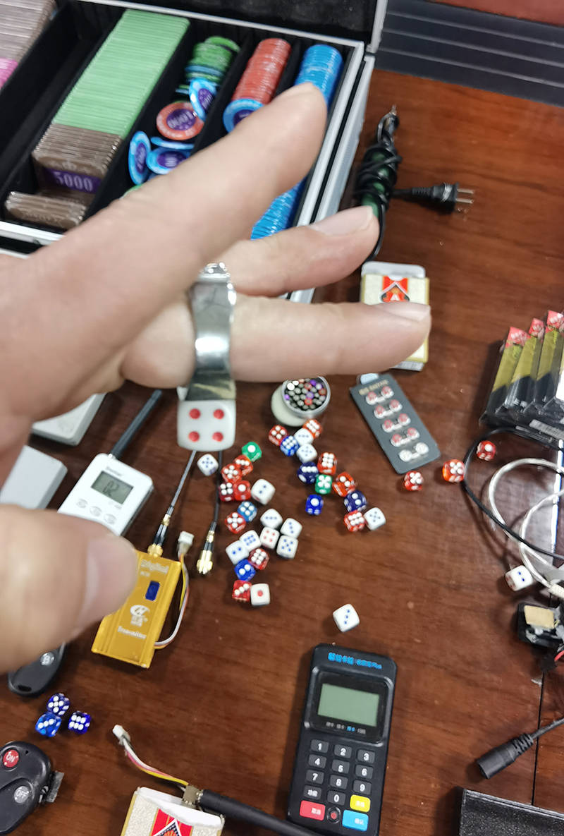 实测分享“普通麻将高科技出老千仪器《详细教程 新浪科技》